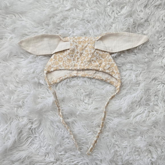 Quincy Mae Bunny Bonnet in Dahlia. Size 0-3 M. New.Featuring the sweetest flop - Picture 3 of 9